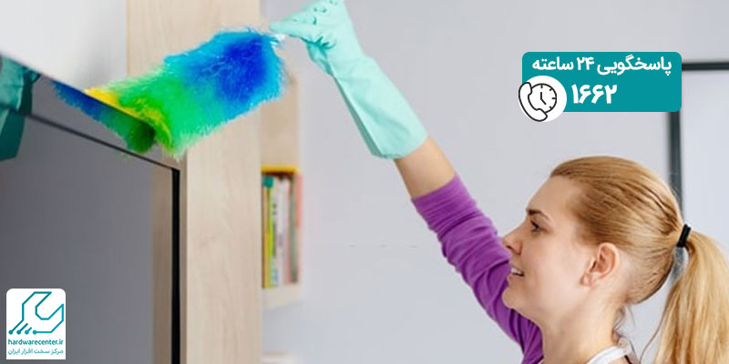 تمیز کردن پشت تلویزیون